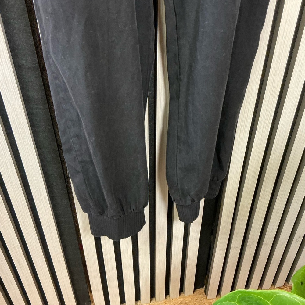 ANTHROPOLOGIE Classic Black Jumpsuit Sz Med - Picture 3 of 6